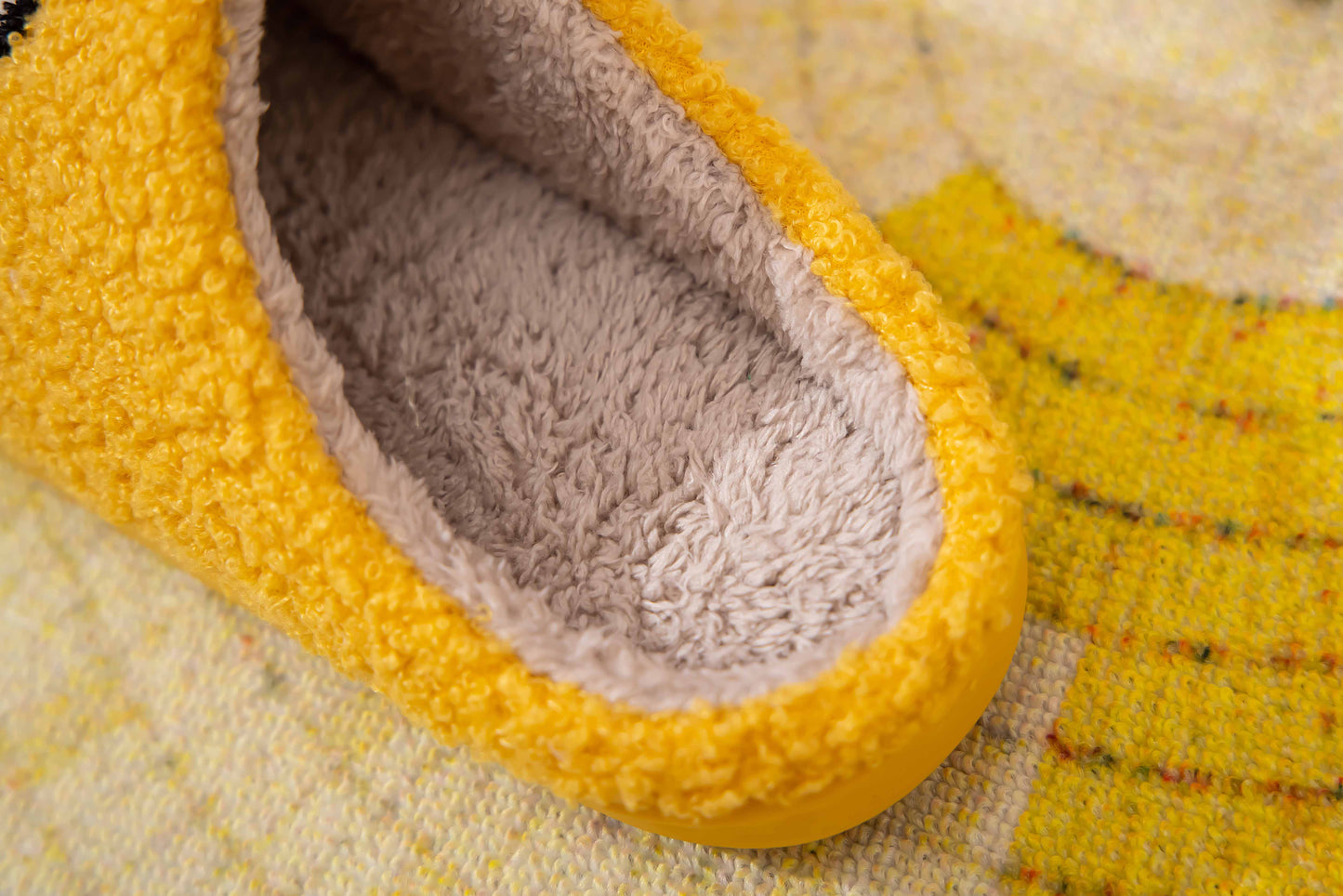 Retro Smile Face Patch Fur Slippers