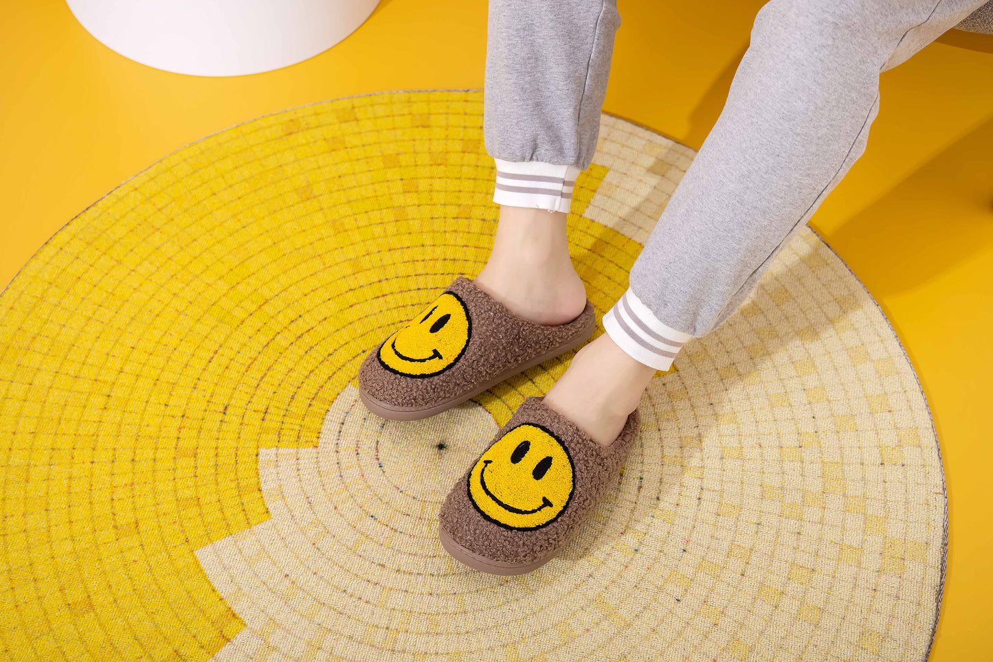 Retro Smile Face Patch Fur Slippers