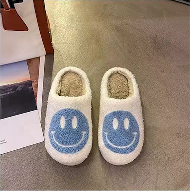 Retro Smile Face Patch Fur Slippers