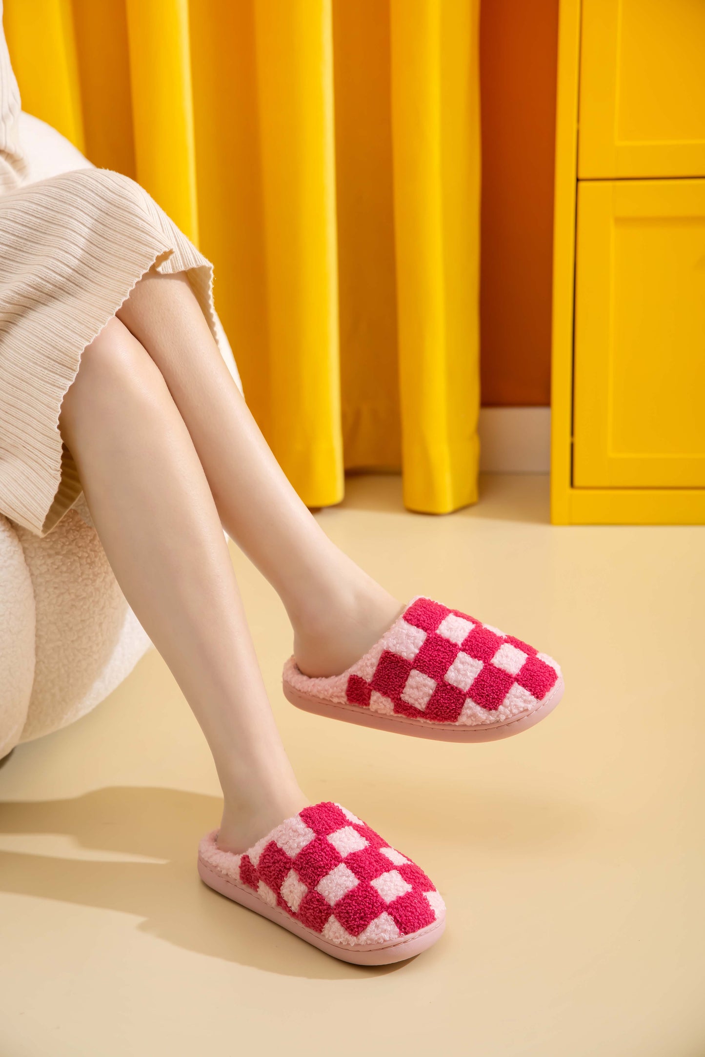 Checkered Pattern Illustrated Comfort Cozy Plush Fluffy Fur Slip On Cushion Slippers