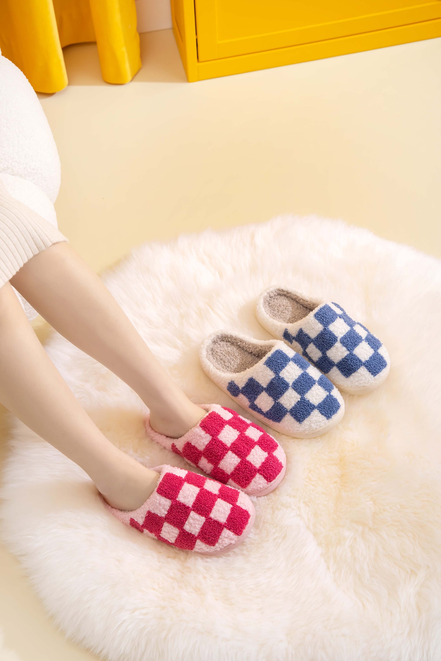 Checkered Pattern Illustrated Comfort Cozy Plush Fluffy Fur Slip On Cushion Slippers