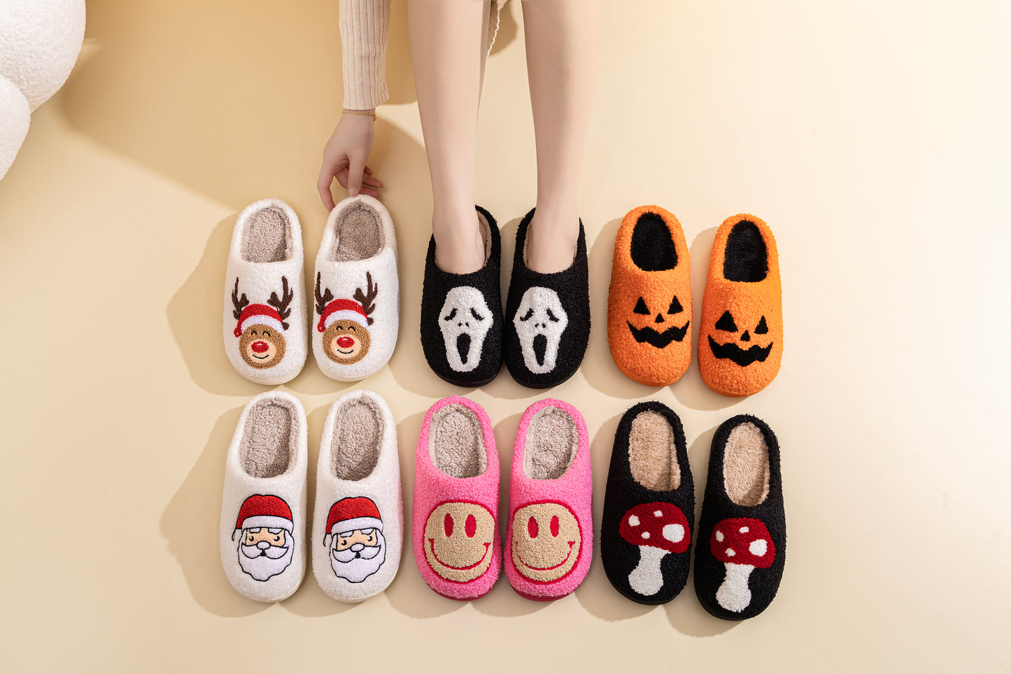 Retro Smile Face Patch Fur Slippers