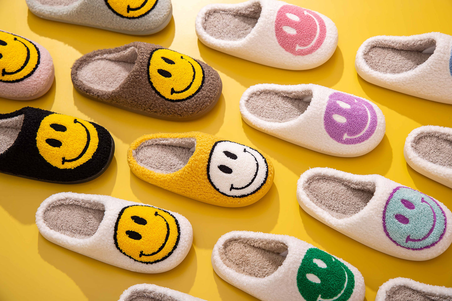 Retro Smile Face Patch Fur Slippers
